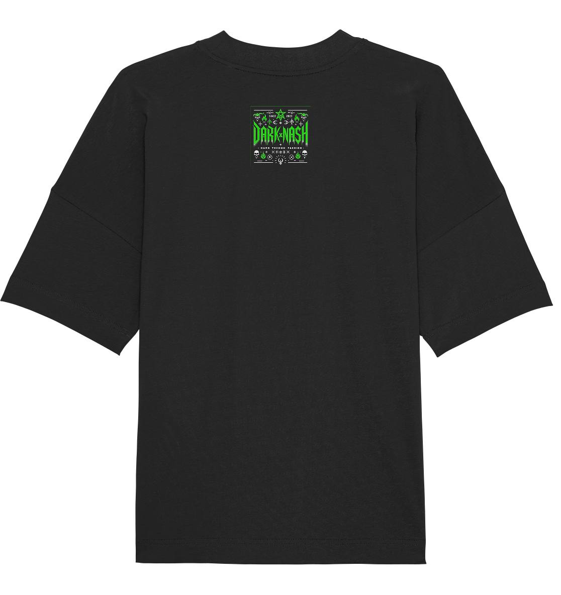 Rückseite eines schwarzen T-Shirts mit grünem DarkxNash-Logo und minimalistischen techno-inspirierten Elementen im oberen Bereich.
