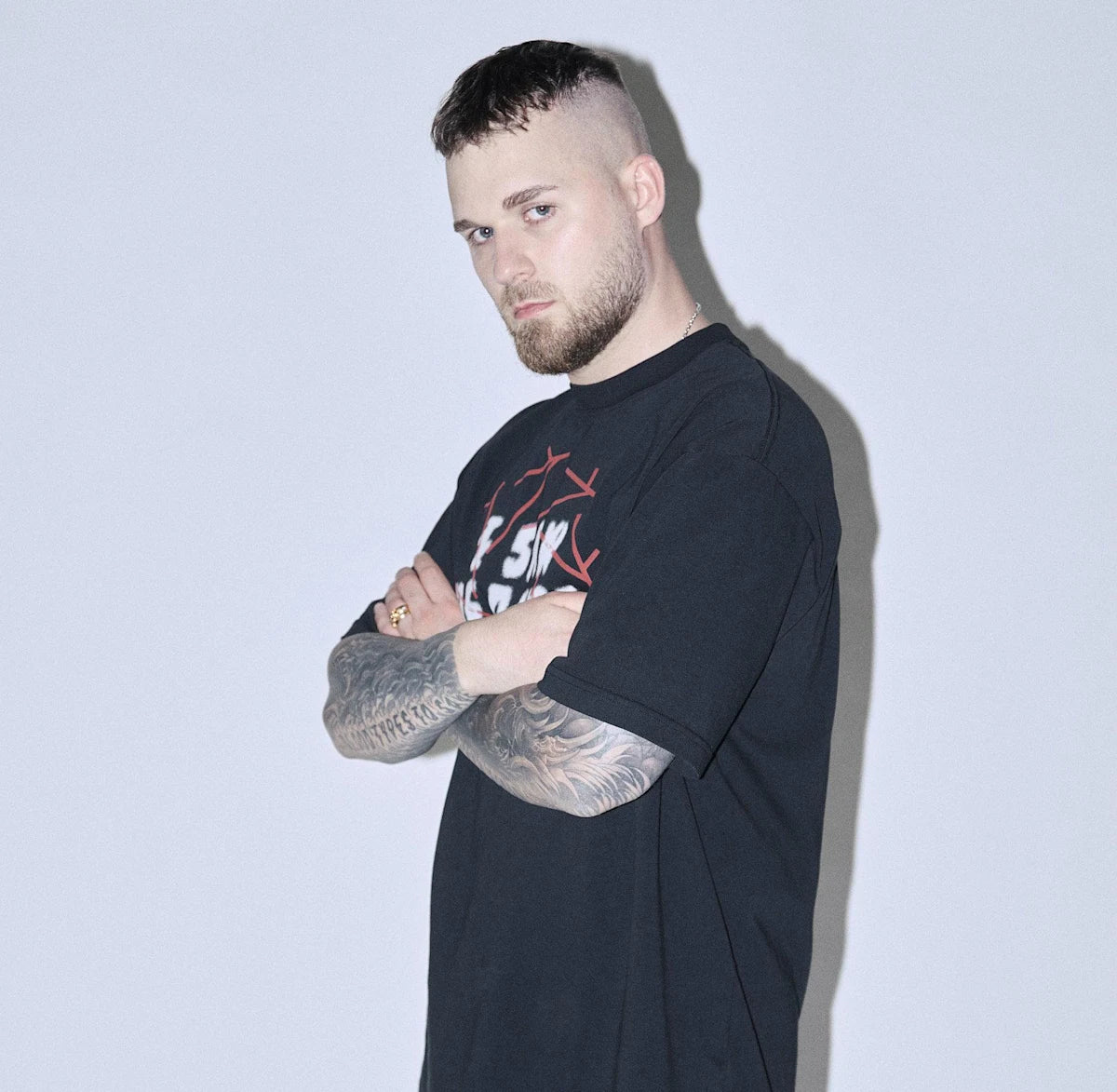 Kobosil – Hard-Techno-DJ im Porträt