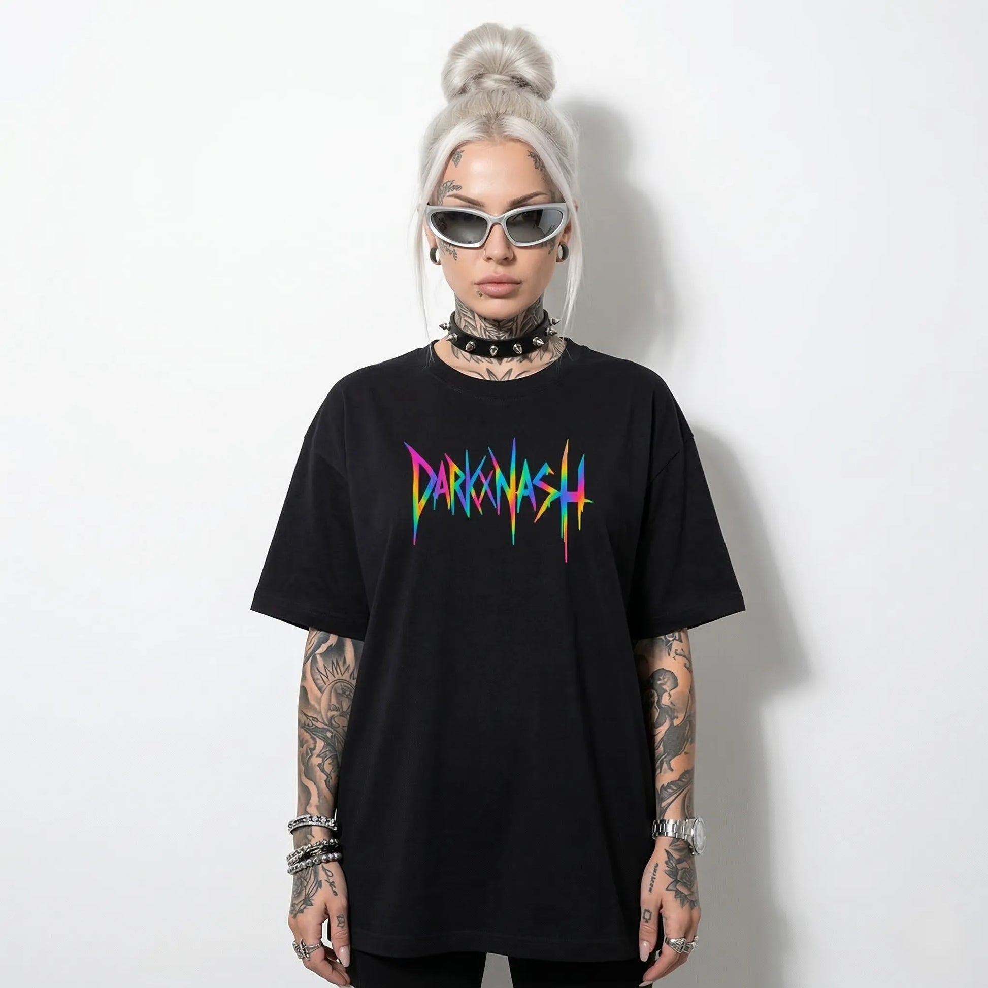 DARKXNASH Oversize Techno Shirt mit Rainbow Logo Print schwarzes Rave T-Shirt Streetwear Festival Outfit Damen