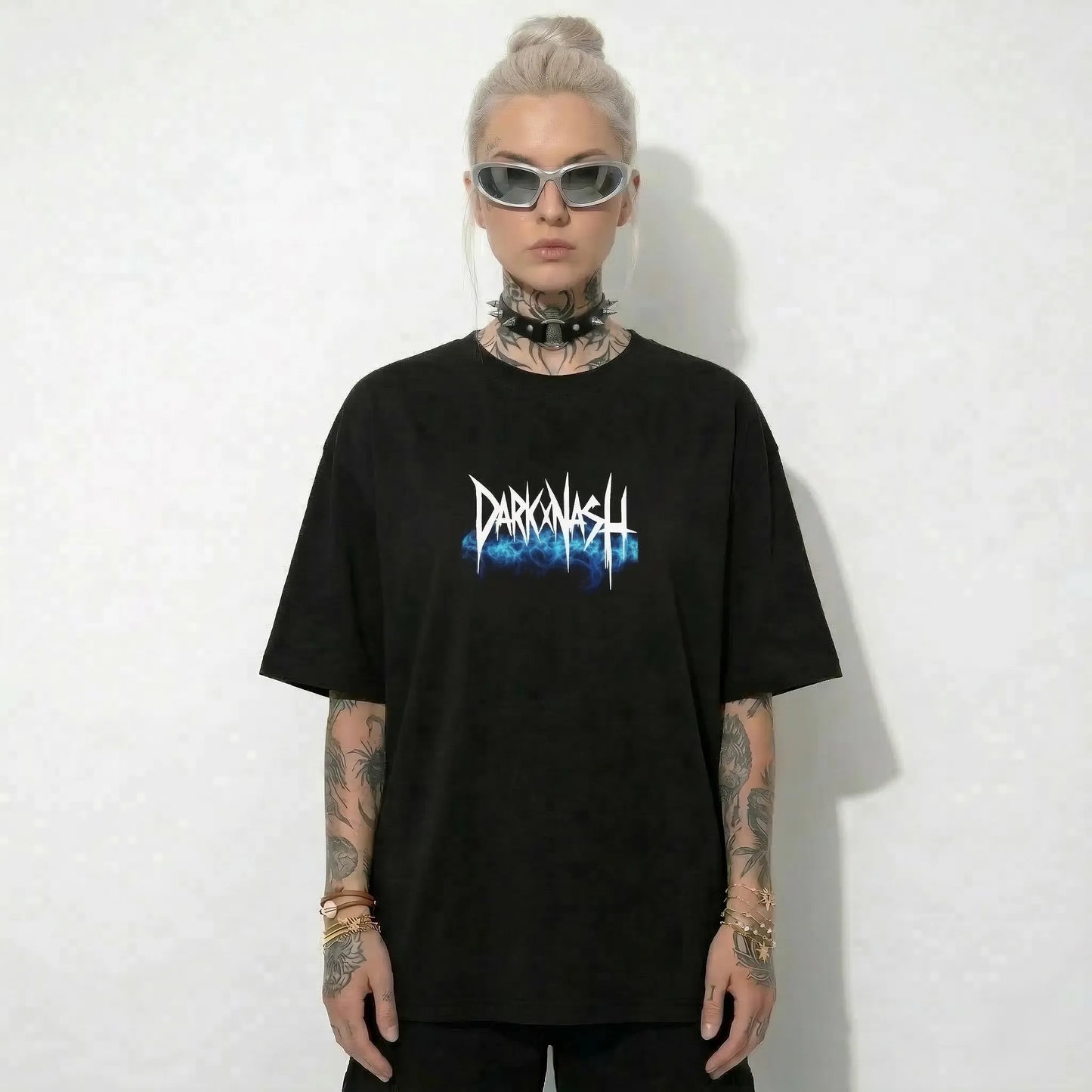 Schwarzes DARKXNASH Oversize Techno Shirt mit blauem Logo Print Rave Streetwear T-Shirt Festival Outfit Damen