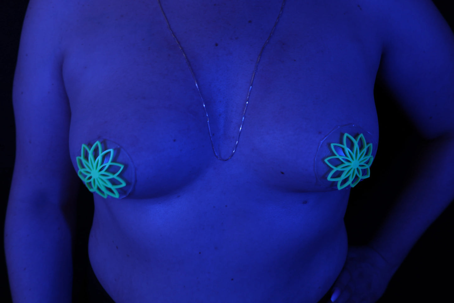 Nippel Cover Blume Schwarz