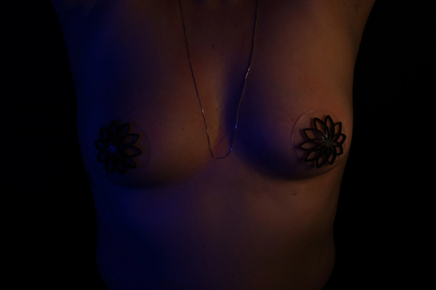 Nippel Cover Blume Schwarz